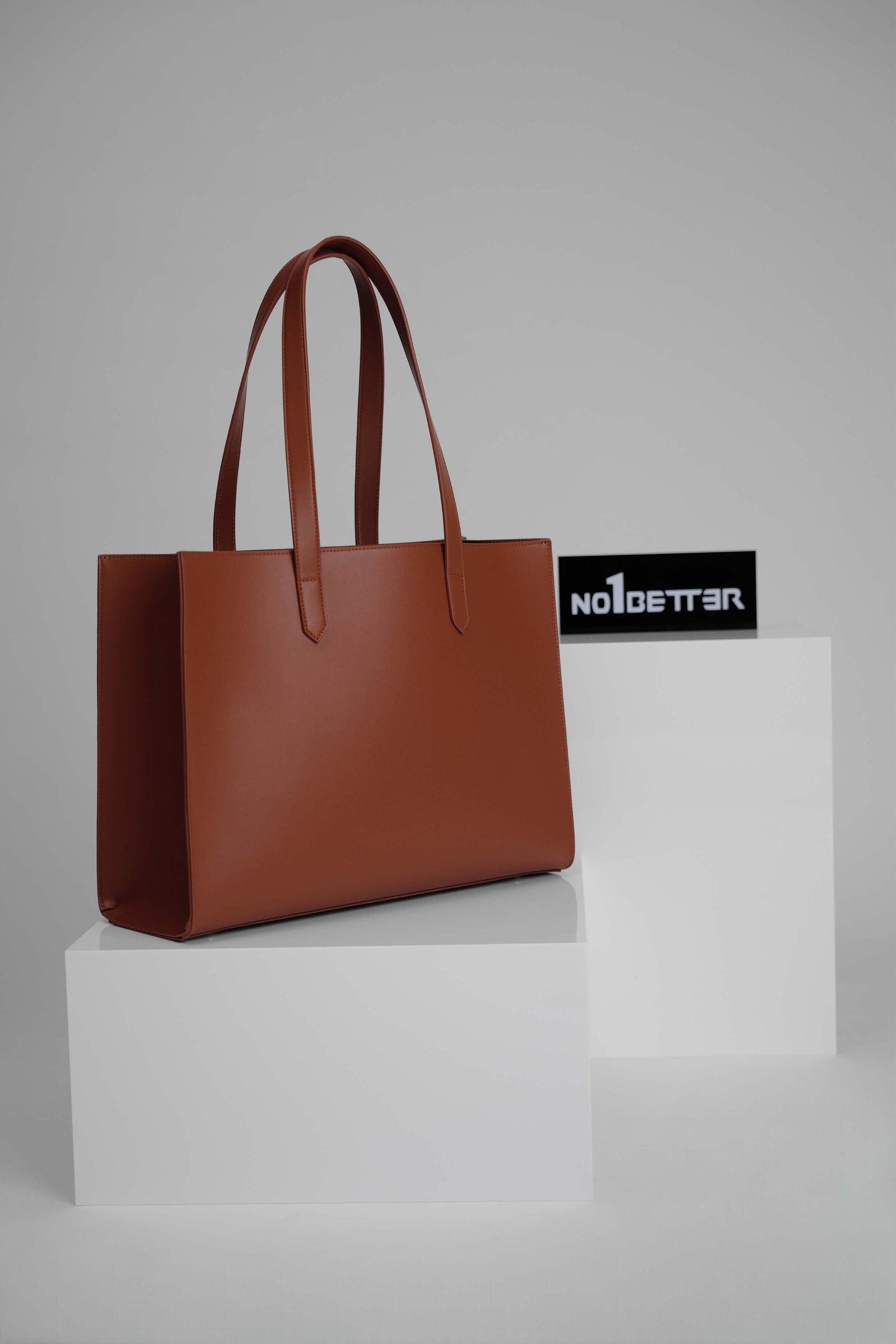 "TOTE LA SEMAINE" - BROWN